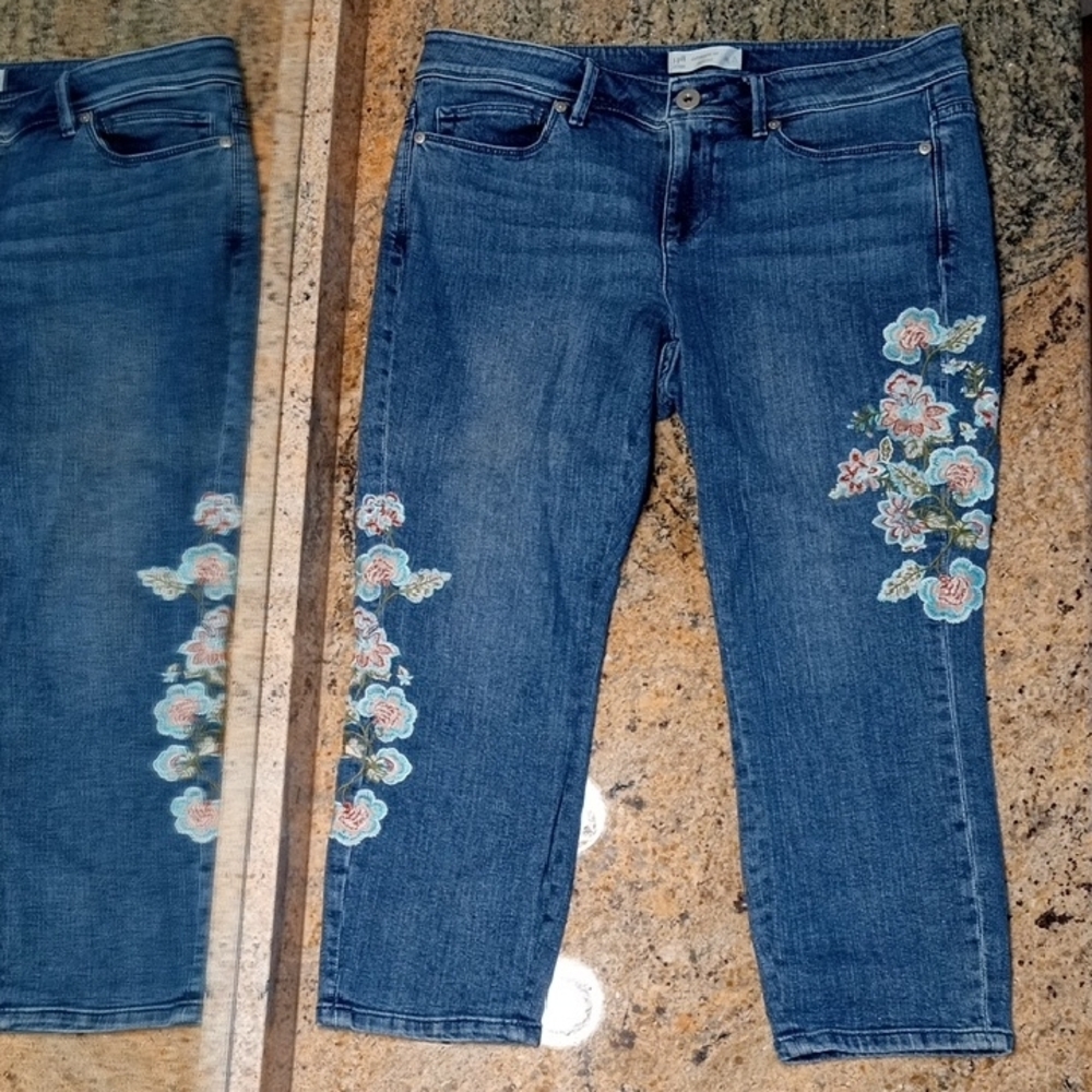 J. Jill Authentic Fit Cropped Style Denim Capris. Size 8 Petite